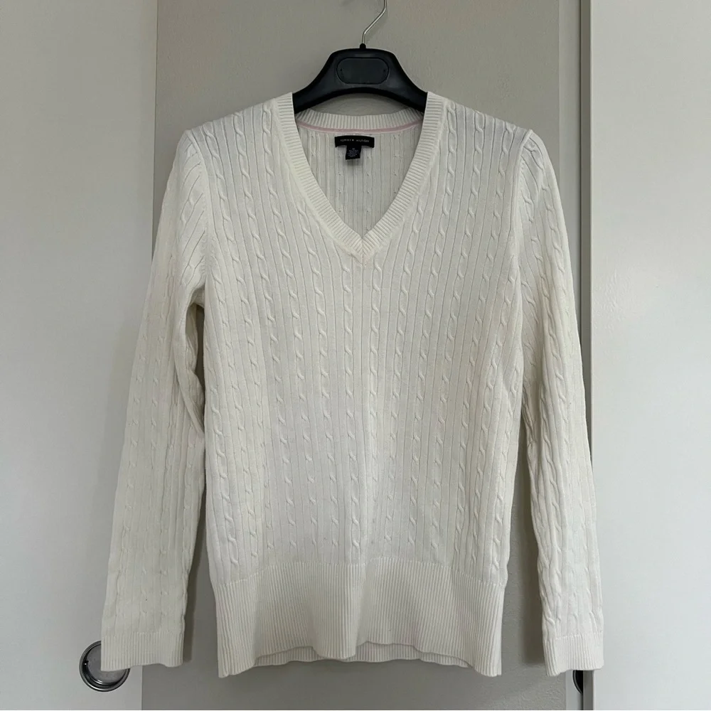 Vintage Y2K Tommy Hilfiger Cable Knit V-Neck Sweater - Prep Coastal Old Money - Picture 4 of 12